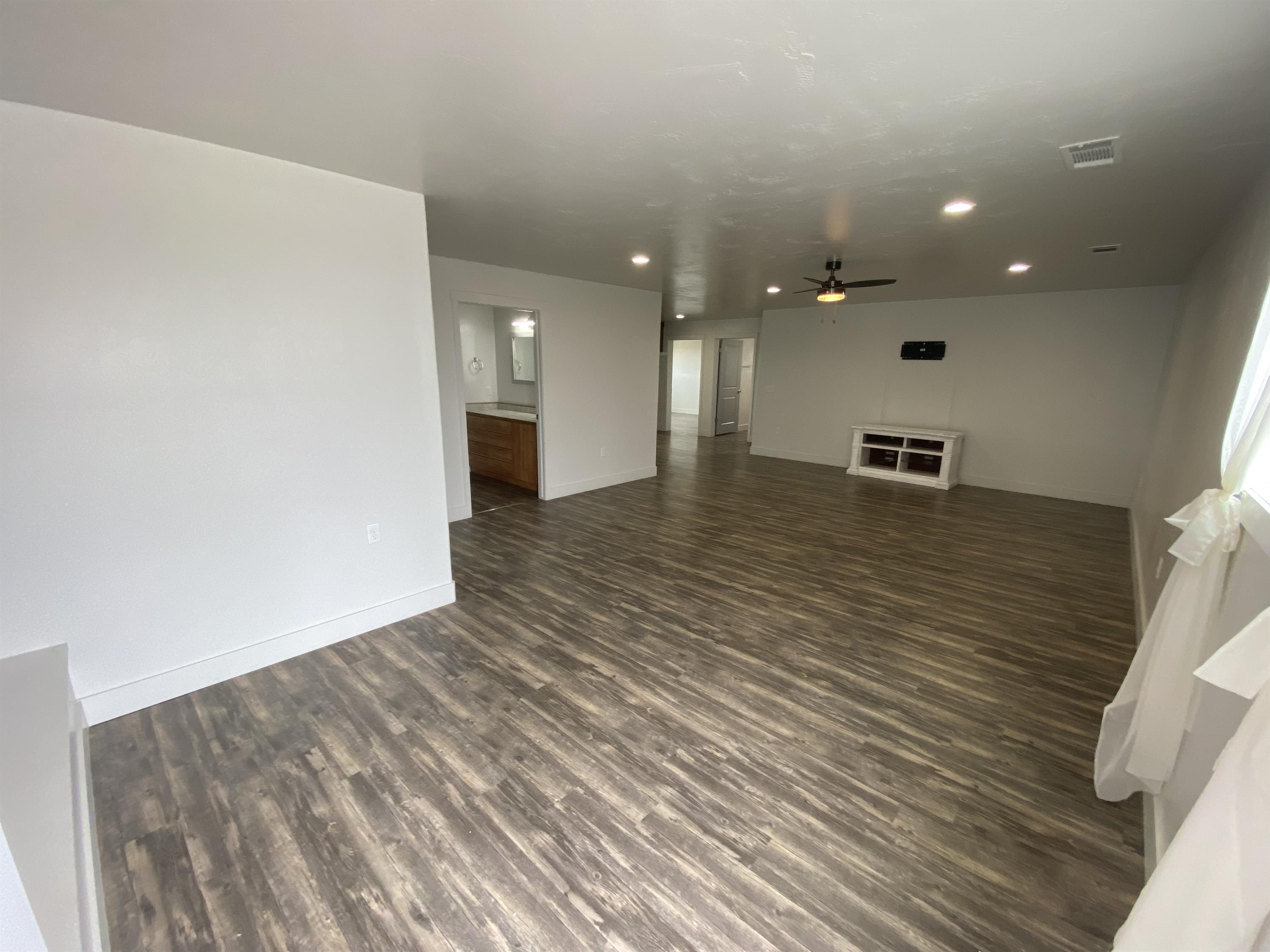 705 N Highway 191 - D